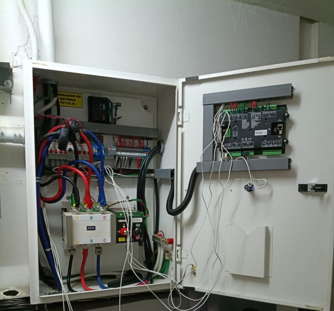 Tablero de transferencia automática ATS con módulo de control