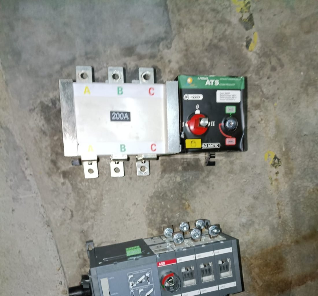 Interruptores de transferencia ATS 200A listos para instalar